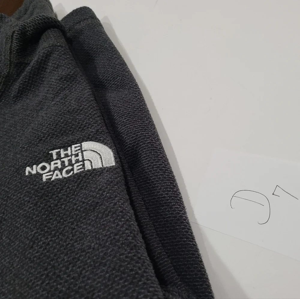 The North Face textured fleece men's pullover size M 1/4zip